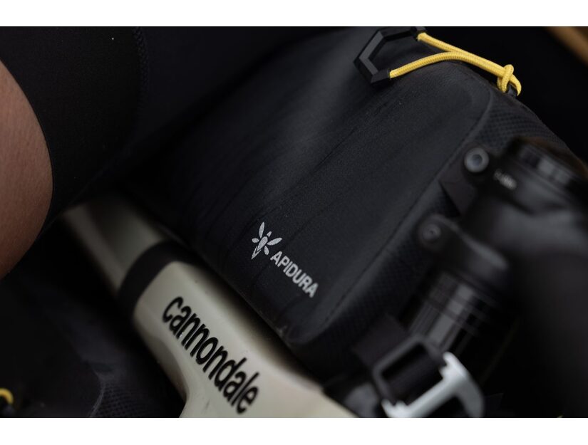 Apidura Expedition top tube pack NEW STYLE 3